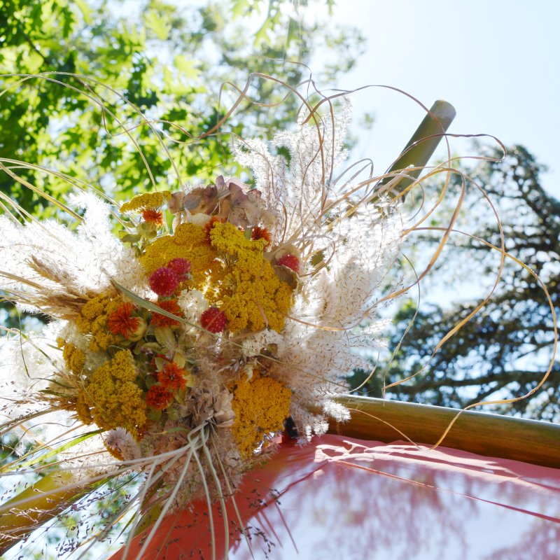 ceremonie-bouquet-arche 